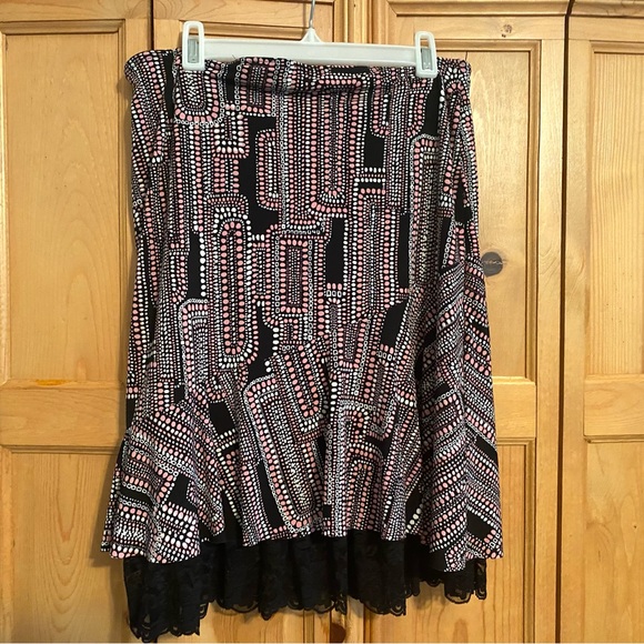 Rampage Black Pink White Polka Dot/ Geometric Print Lace Trim Skirt Sz S - Picture 10 of 10